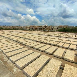黄石 黄金麻荔枝面花岗岩石材地铺石防护中