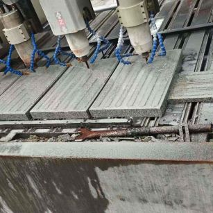 黄石 芝麻白花岗岩荔枝面盲道雕刻