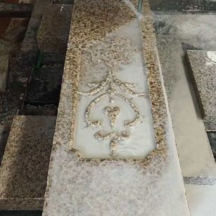 黄石 黄金麻花岗岩异形加工雕刻栏杆大柱