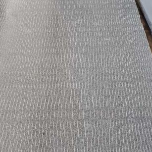 黄石 芝麻灰花岗岩斧剁面，刀斩面