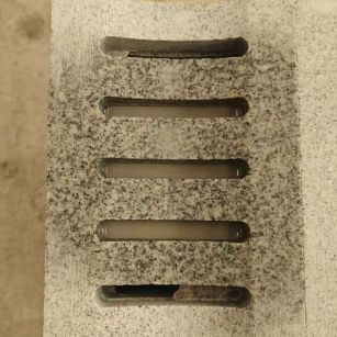 黄石 芝麻白拉丝面花岗岩U型开槽排水槽