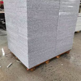 黄石 芝麻白火烧面1.8厚300*600地铺石，尺寸标准，厚薄均匀