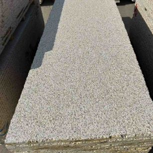 黄石 黄金麻花岗岩荔枝面毛板，半成品