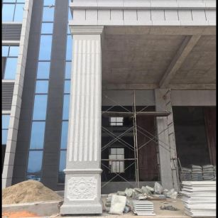 黄石 芝麻白光面花岗岩门楼大柱（罗马柱）配雕花底座