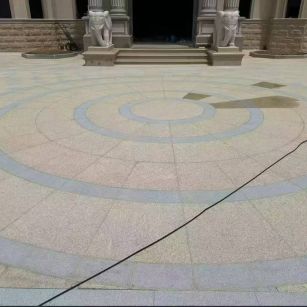 黄石 黄金麻芝麻灰花岗岩石材地铺拼接效果