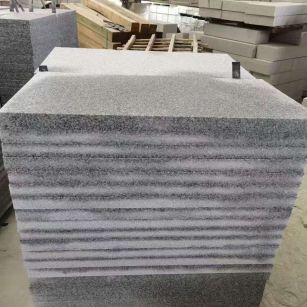 黄石 芝麻白5公分火烧地铺成品，900*400，规格可定制