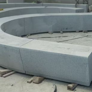 黄石 芝麻白花岗岩光面弧形坐凳