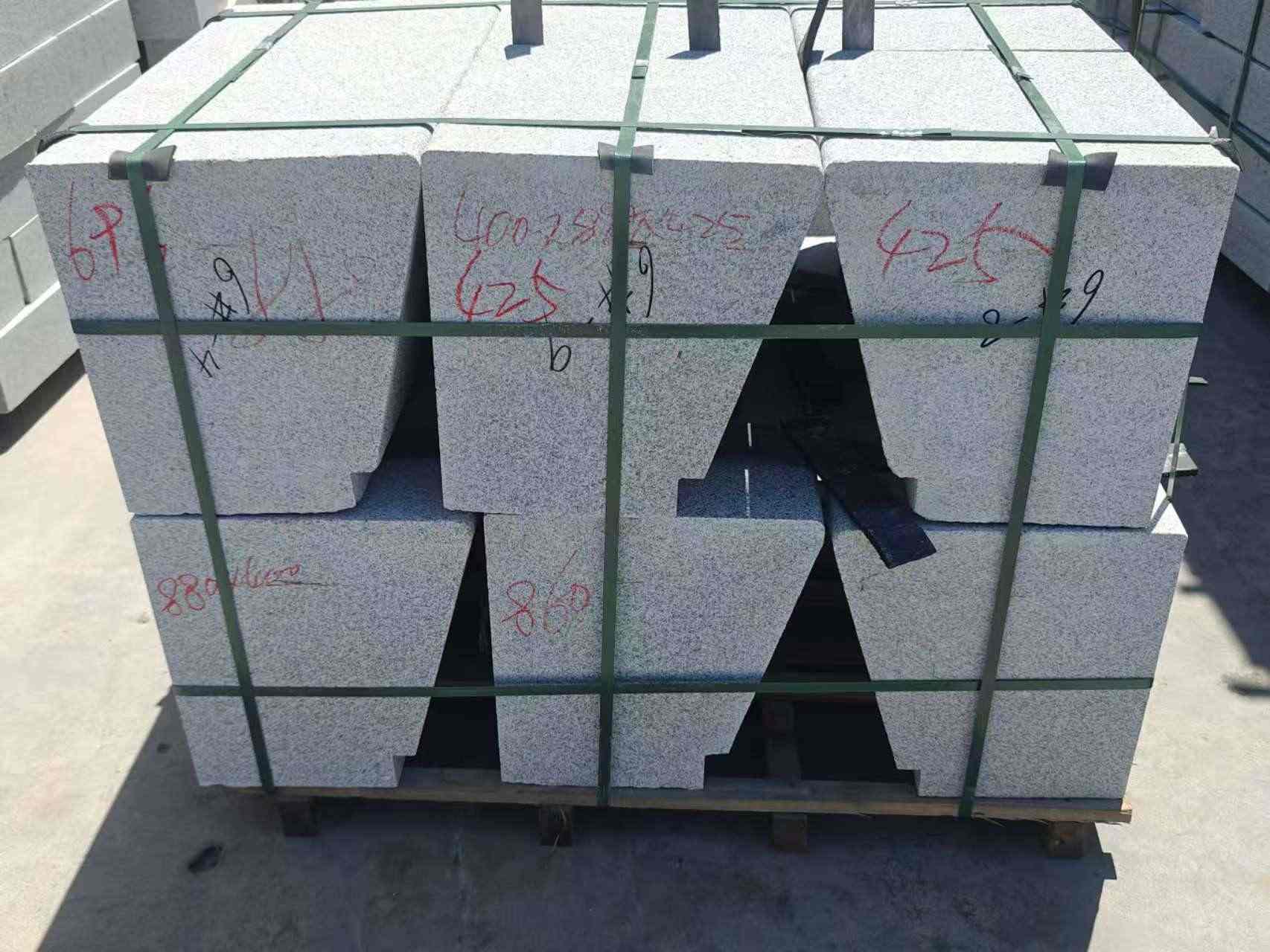 黄石 芝麻白异形坐凳，石凳