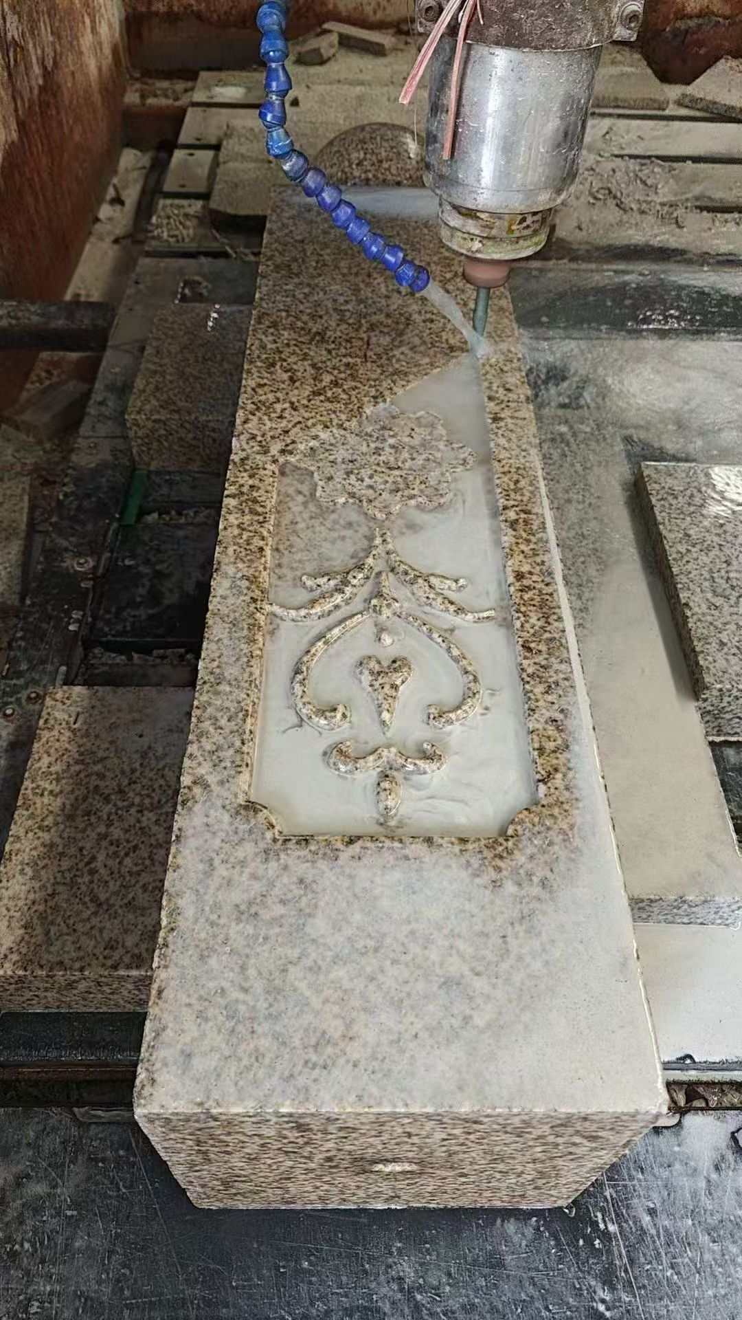 黄石 黄金麻花岗岩异形加工雕刻栏杆大柱