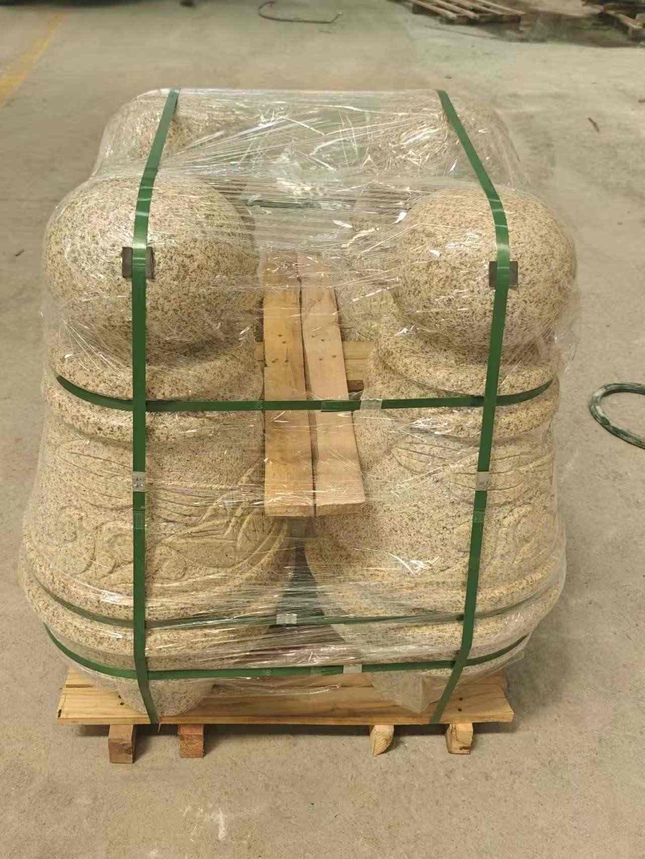 黄石 黄金麻异形定制雕花——棒棒糖挡车柱