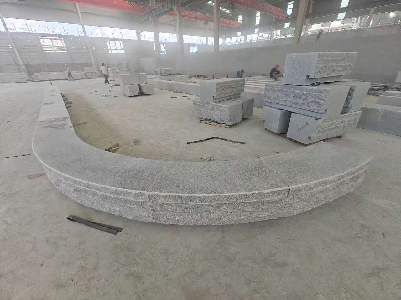 黄石 芝麻白异形坐凳，自然面光面弧形加工