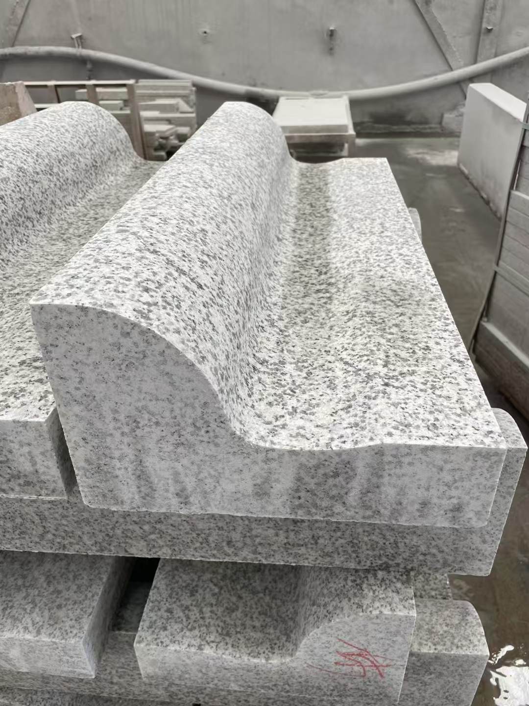 黄石 白麻花岗岩S型路沿石，路侧石，马路牙子等