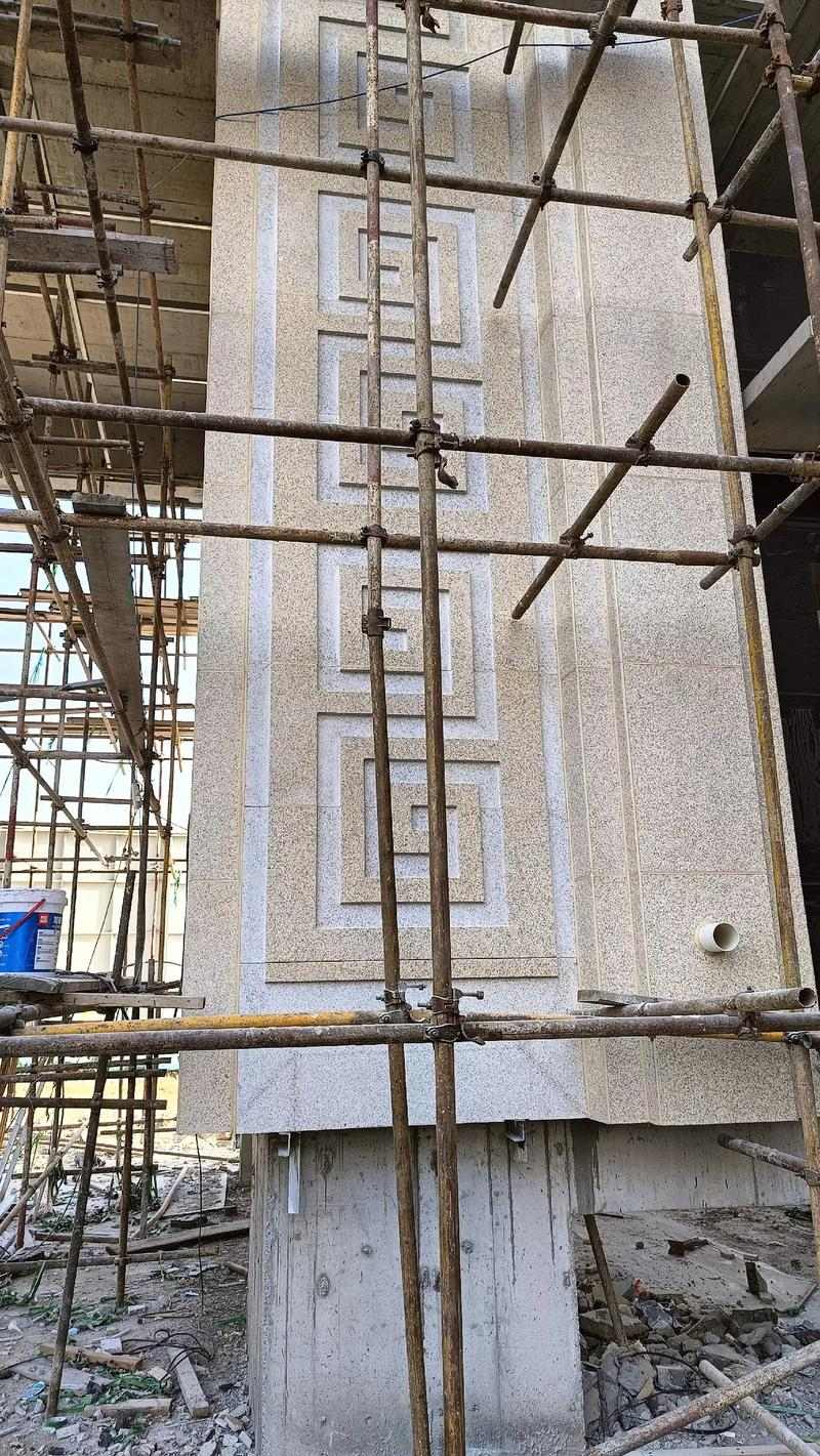 黄石 黄金麻花岗岩别墅外墙干挂回纹造型效果