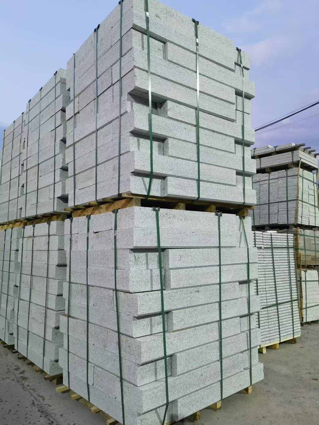 黄石 芝麻白花岗岩路沿石，路缘石，路肩石，道牙，立缘石，马路牙子，街沿石，侧石等