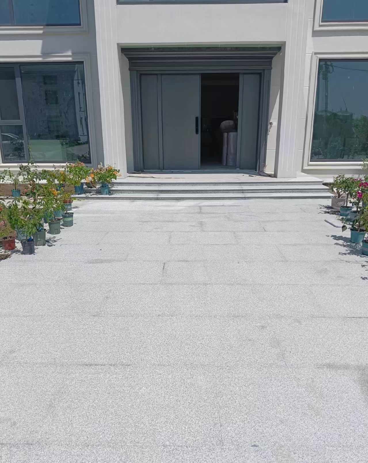 黄石 芝麻白花岗岩地铺石地面铺装