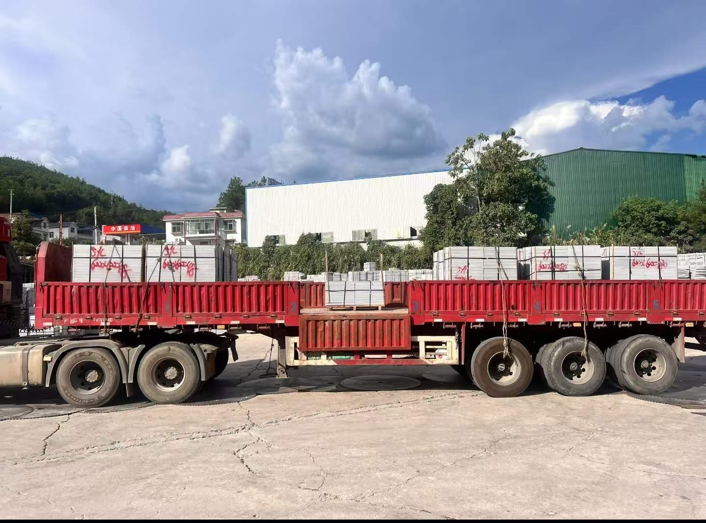 黄石 芝麻灰花岗岩地铺石出货日常