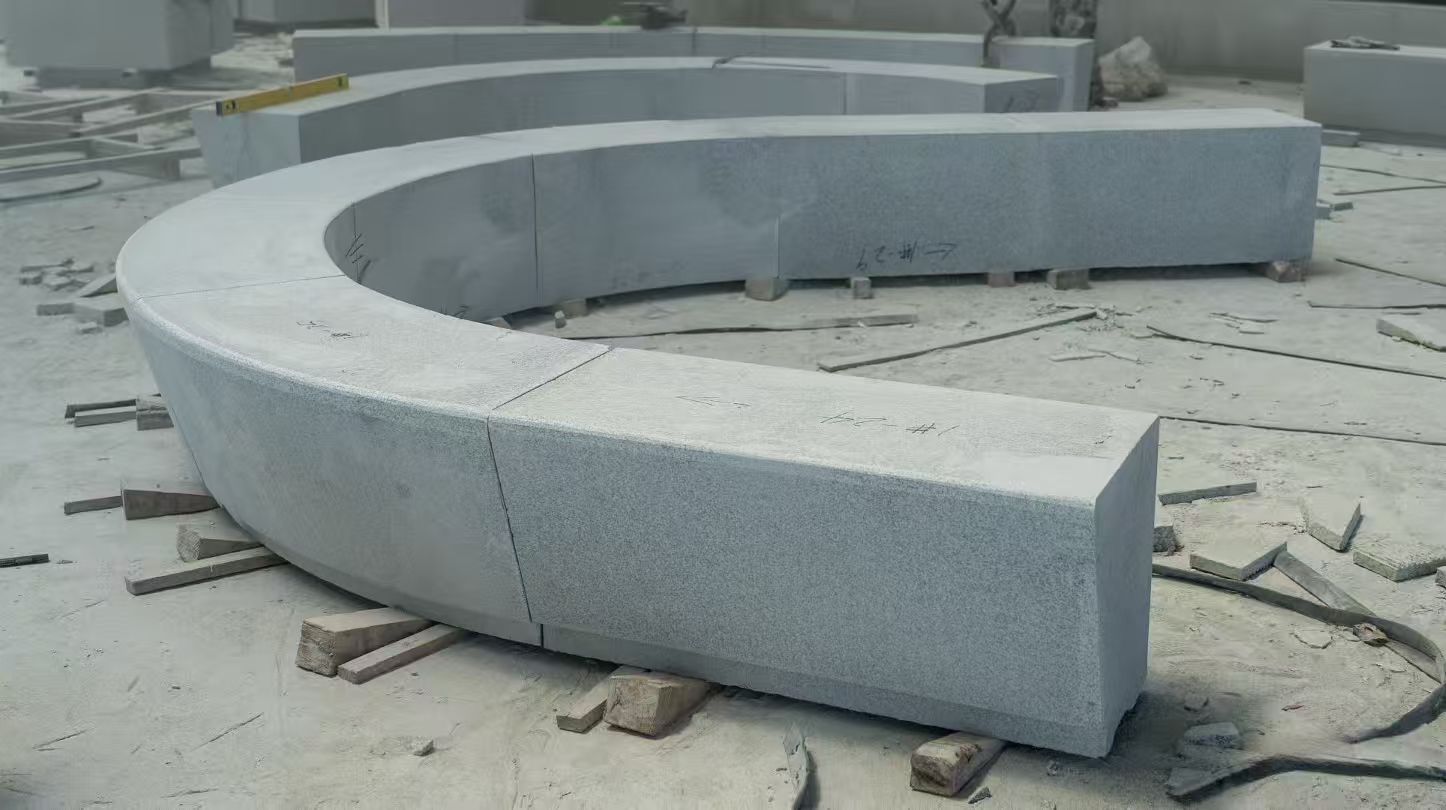 黄石 芝麻白花岗岩光面弧形坐凳